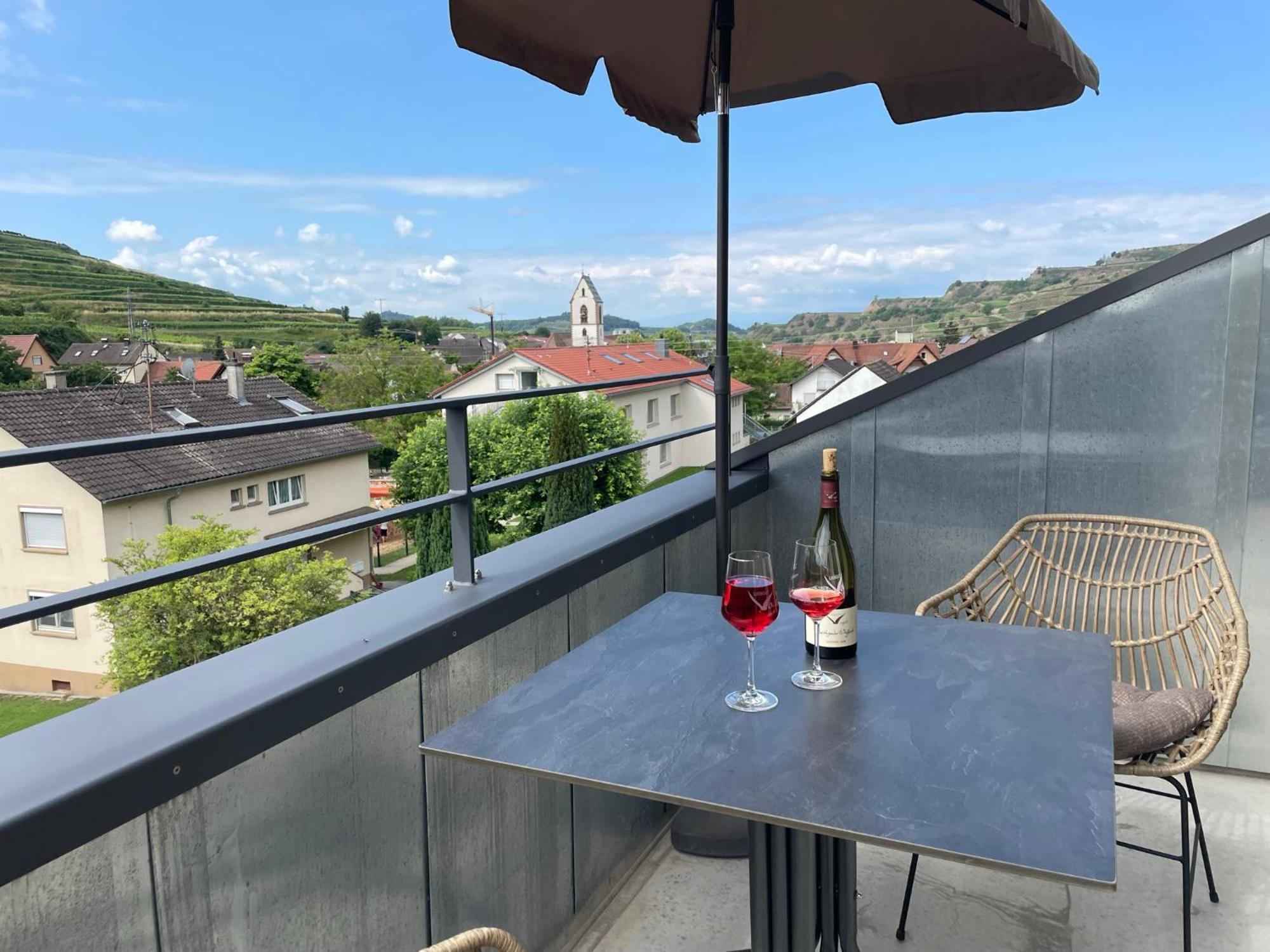 Apartamento Weingut & Strausswirtschaft Vogel Vogtsburg Exterior foto