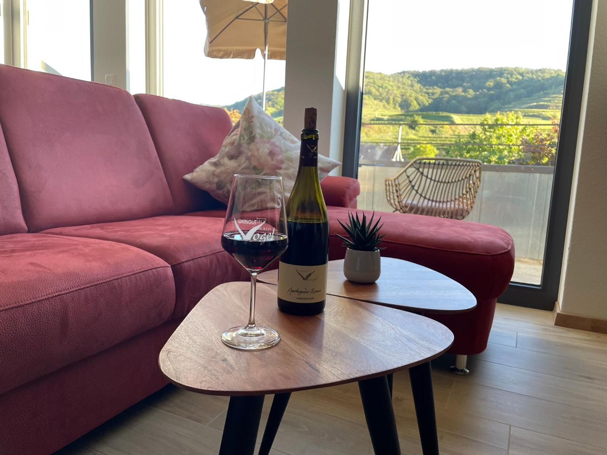 Apartamento Weingut & Strausswirtschaft Vogel Vogtsburg Exterior foto